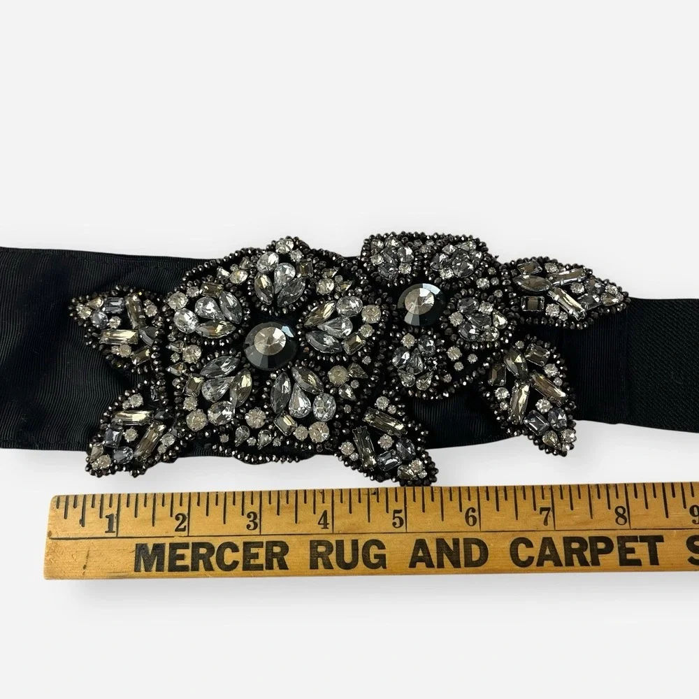 White House Black Market Feel Beautiful Belt Small Rhinestone‎ Stretch Crystals